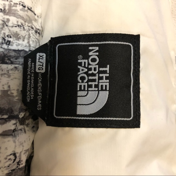 The North Face Women’s White Nuptse 1996 Retro 700 Puffer Bubble Jacket bubble - Picture 8 of 8